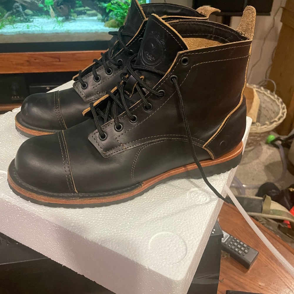OriginThe Lincoln mini lug Men’s USA 11.5. Wore outside 1X. - Picture 5 of 5